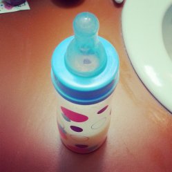 butelka dla dziecka ze smoczkiem